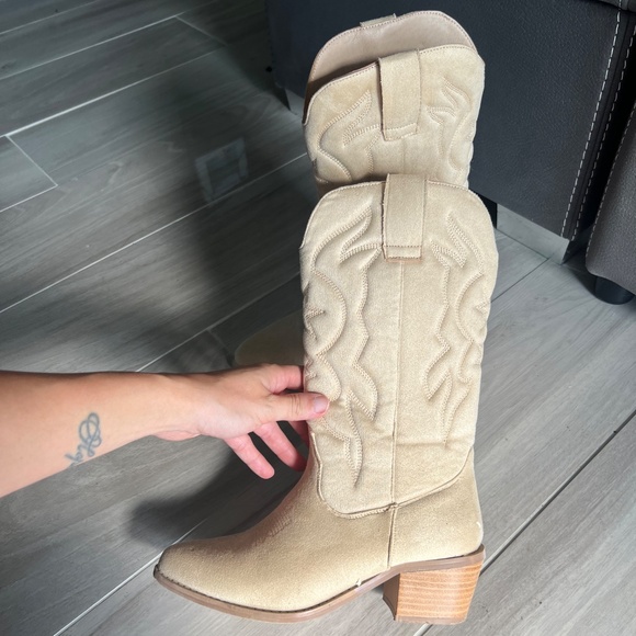 Beige cowgirl shoes - Picture 4 of 7